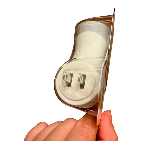 Air Wick® Scented Oil Warmer with Swivel AC Plug Greyish White/Grey - Picture 4 of 6